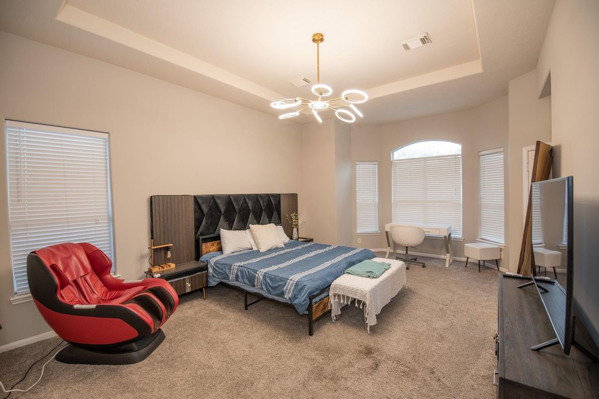 Bedroom, Fireplace, Interior, Pendant Lights
