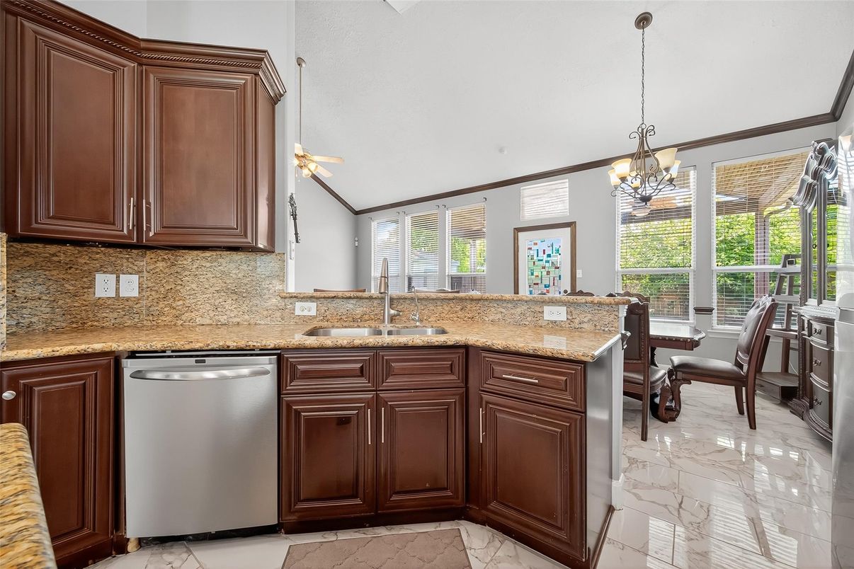 Chandelier, Dining room, Interior, Kitchen, Marble