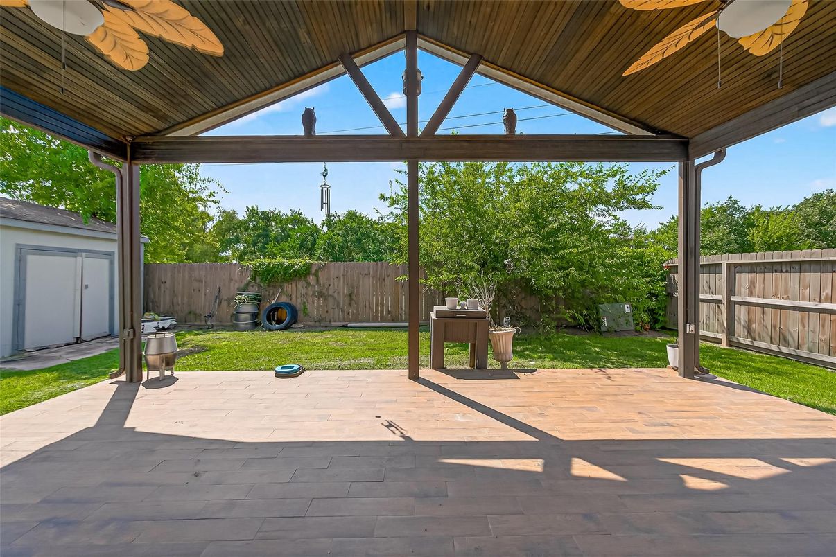 Exterior, Outdoor Kitchen