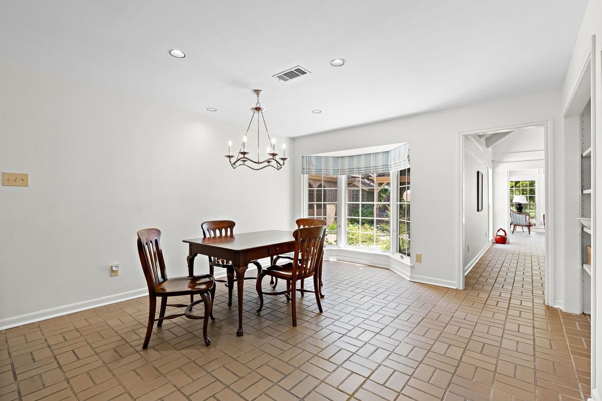 Chandelier, Dining room, Interior, Recessed Lighting