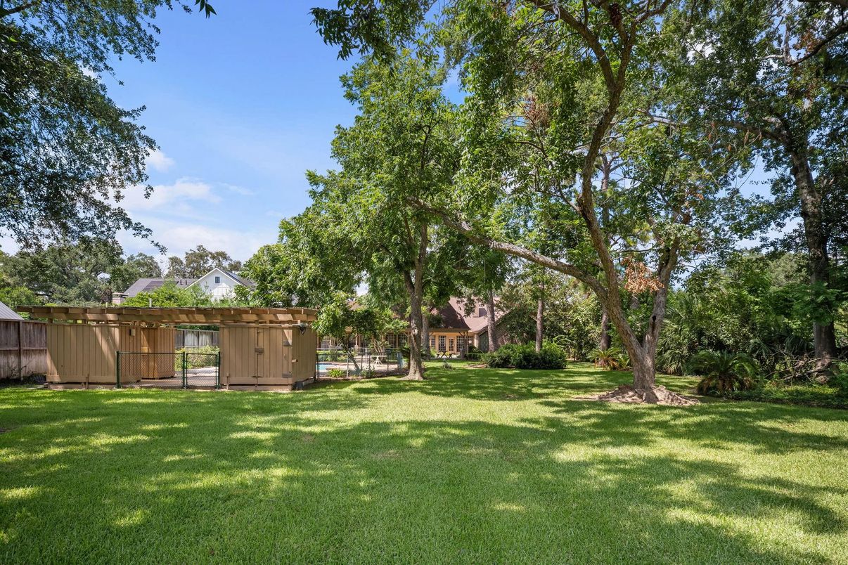 Backyard, Exterior, Hot Tub