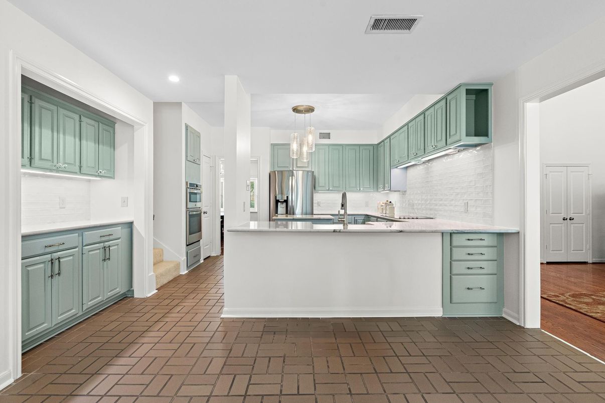 Interior, Kitchen, Pendant Lights, Recessed Lighting, Stainless Steel Appliances