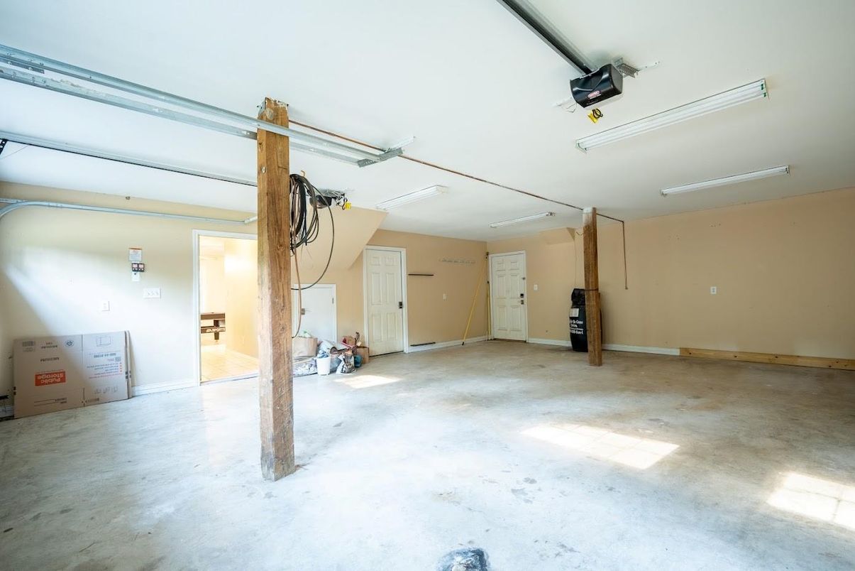 Garage, Interior