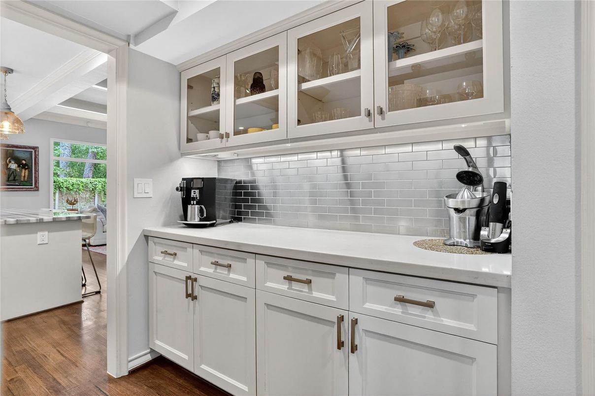 Interior, Kitchen, Pendant Lights, Wood Texture Flooring