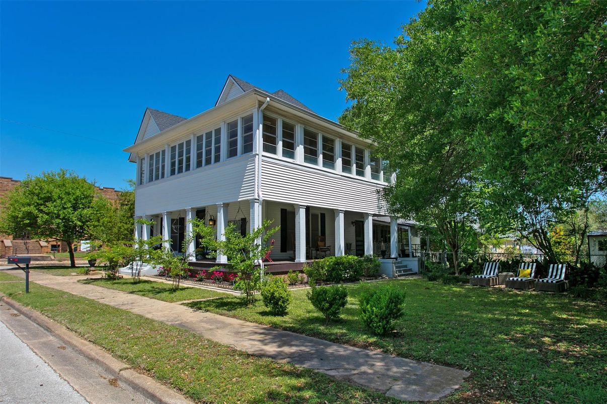 Backyard, Exterior, Facade, Georgian
