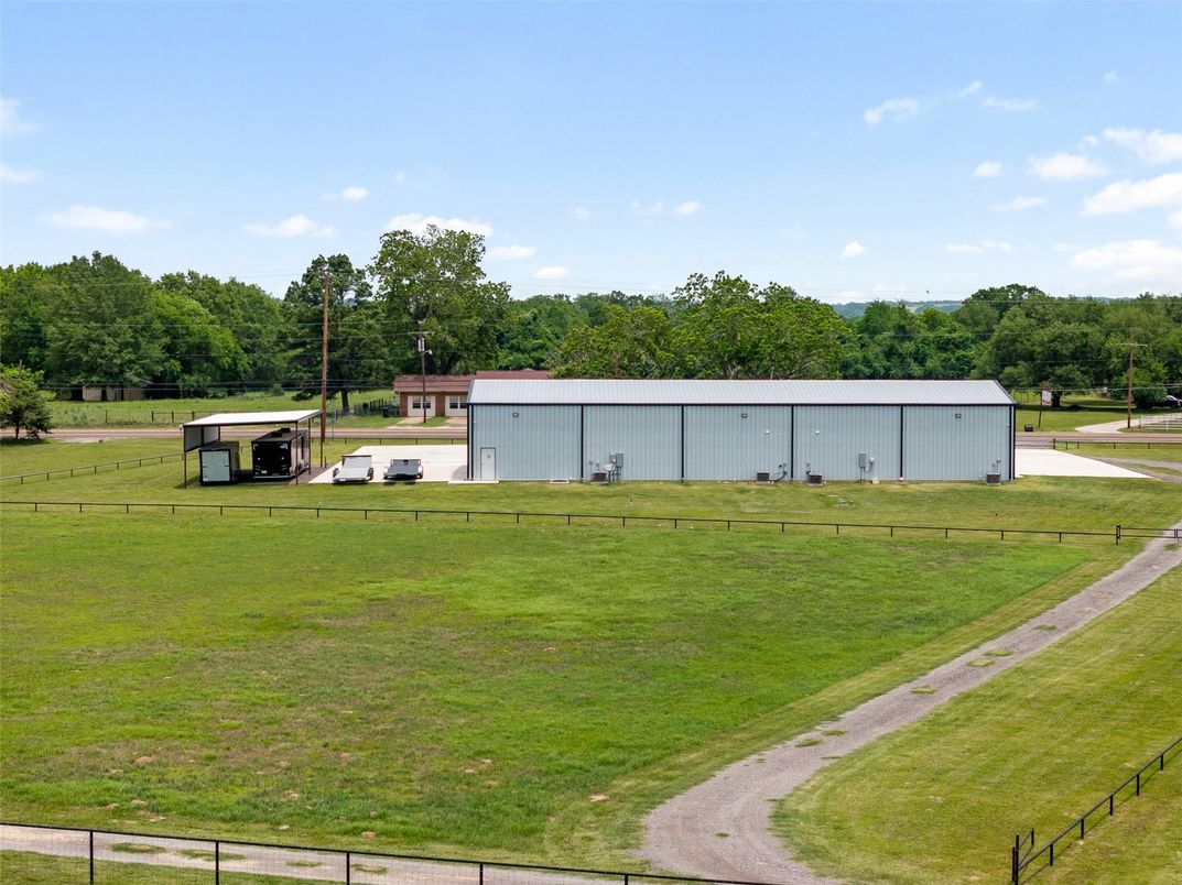 Exterior, Drone