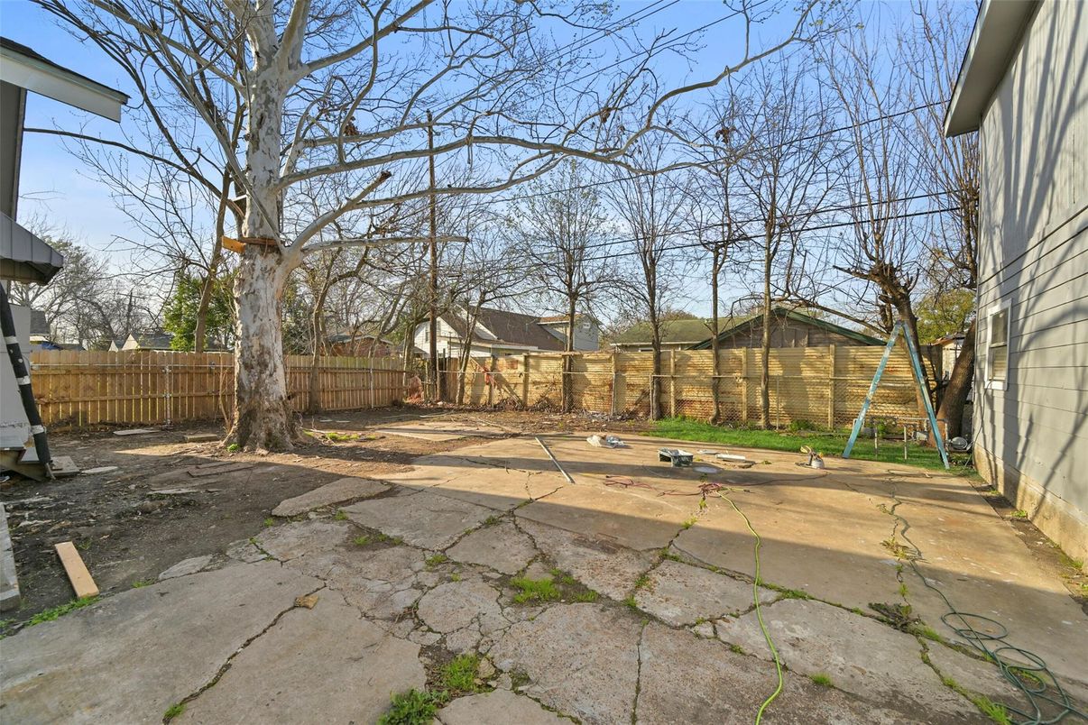 Backyard, Exterior