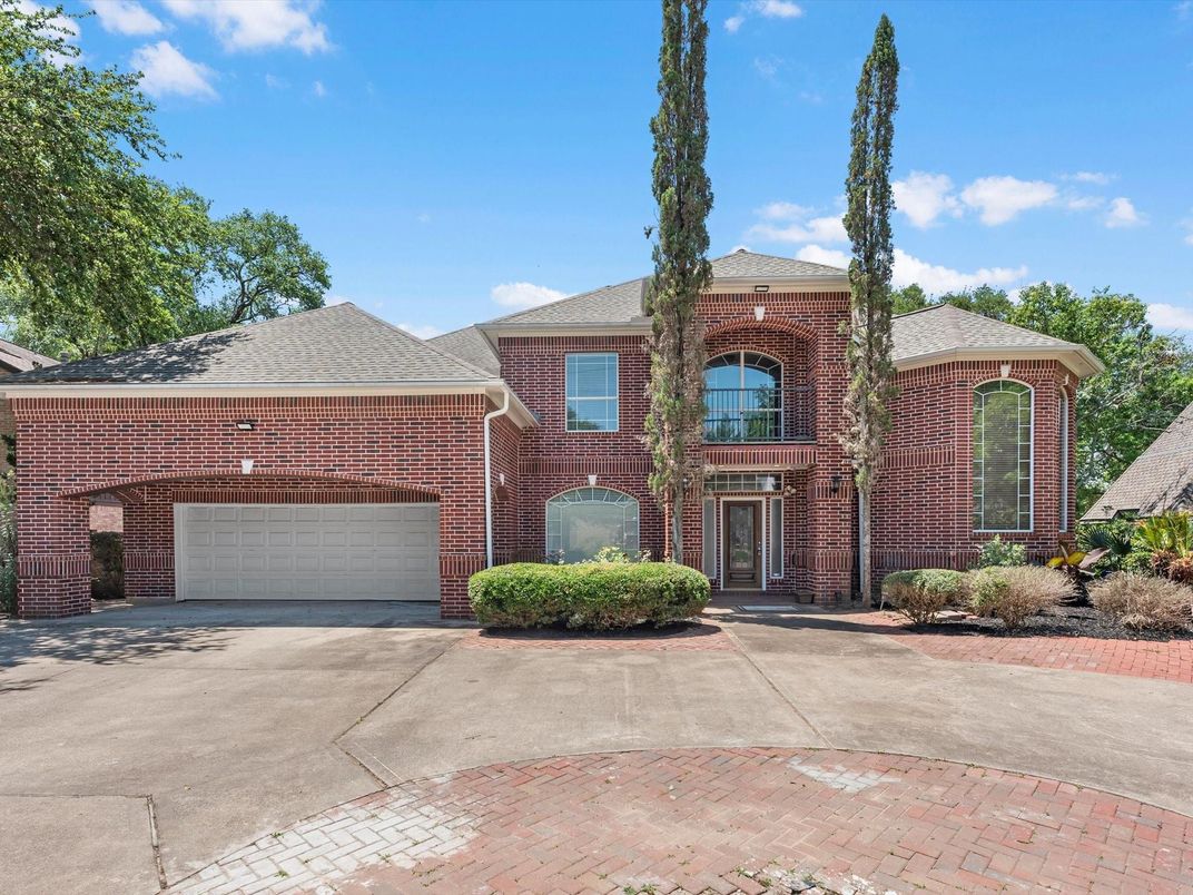 Attached, Exterior, Facade, Brick Facade, Brick Traditional