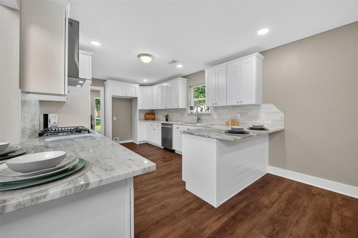 Interior, Kitchen, Recessed Lighting, Wood Texture Flooring