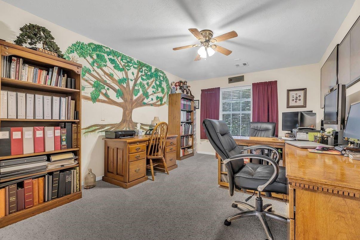 Home Office, Interior