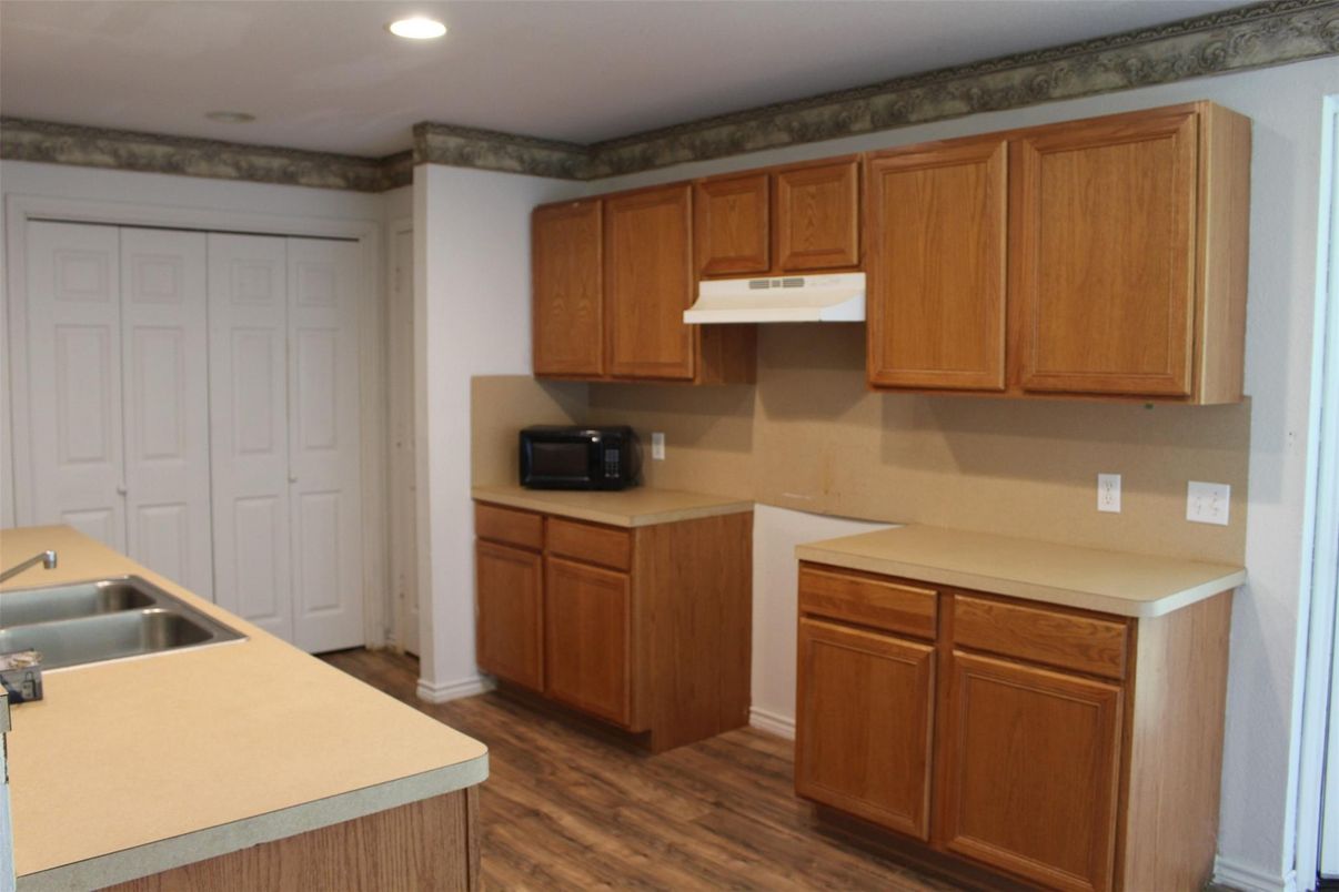 Interior, Kitchen, Recessed Lighting, Wood Texture Flooring
