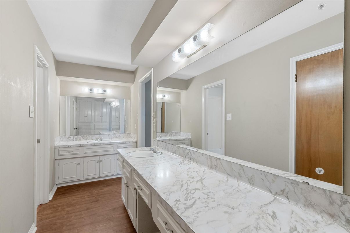 Bathroom, Dual Sink Vanities, Interior, Wood Texture Flooring