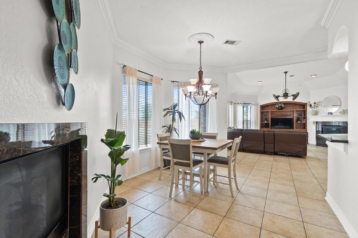 Chandelier, Dining room, Interior, Living room, Recessed Lighting