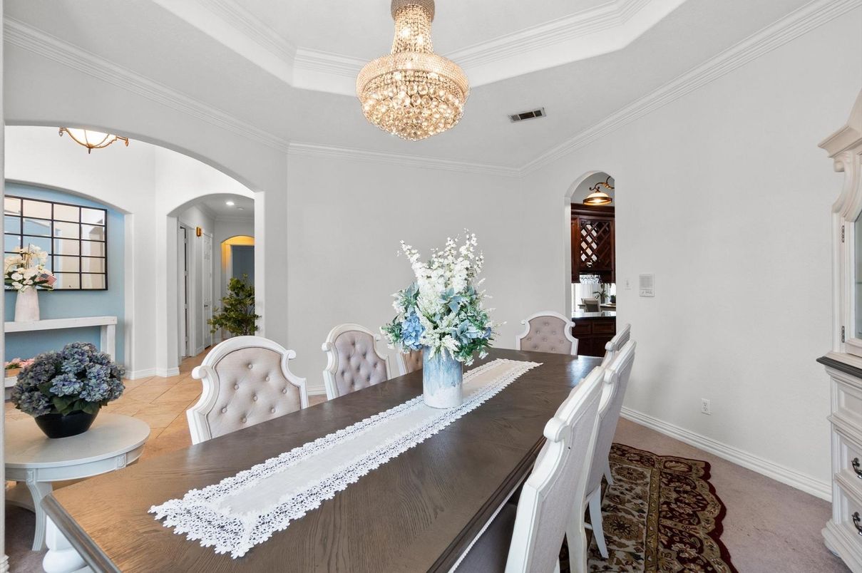 Chandelier, Dining room, Interior