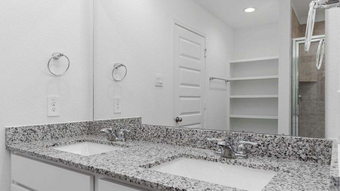 Bathroom, Dual Sink Vanities, Interior, Recessed Lighting