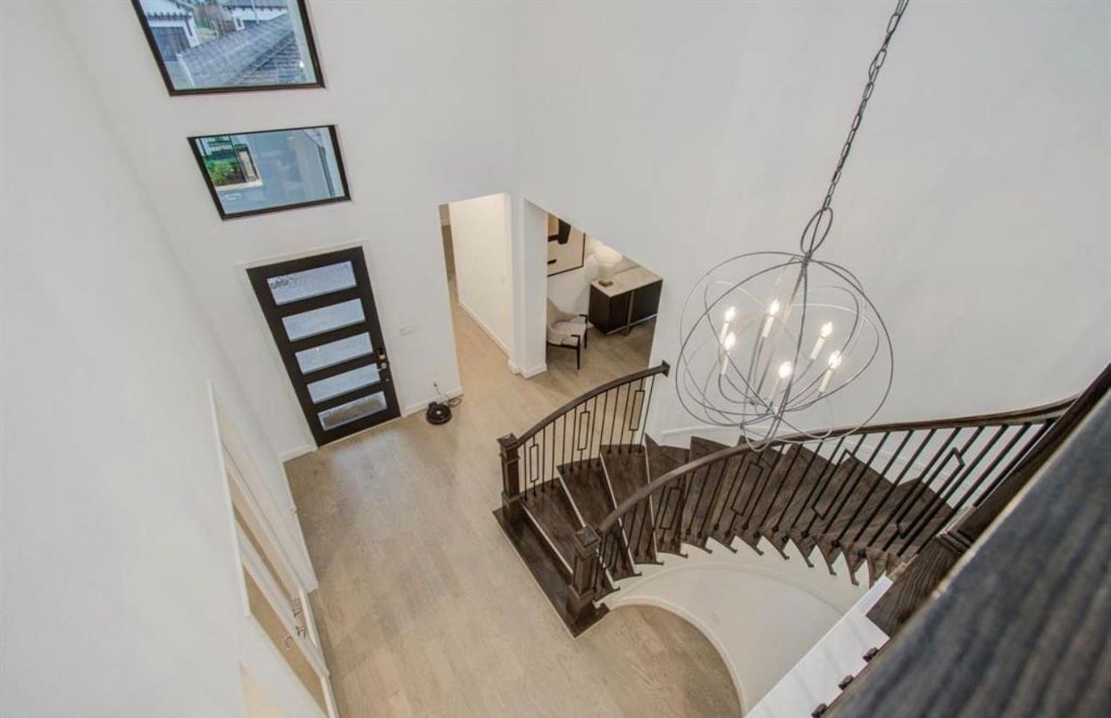 Interior, Pendant Lights, Wood Texture Flooring