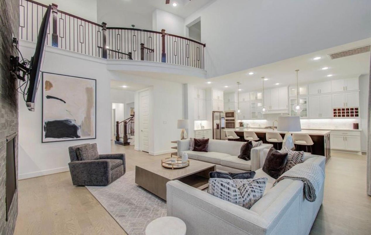 Interior, Kitchen, Living room, Pendant Lights, Recessed Lighting, Wood Texture Flooring