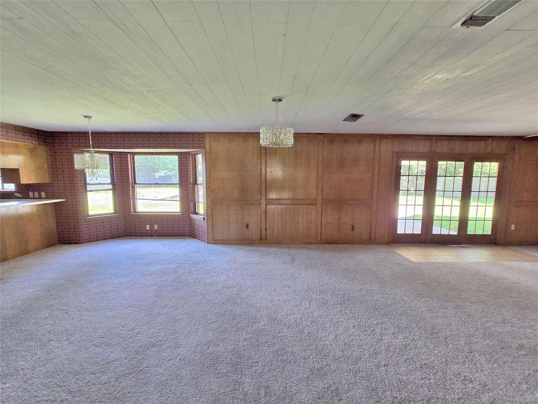 Chandelier, Empty room, Interior