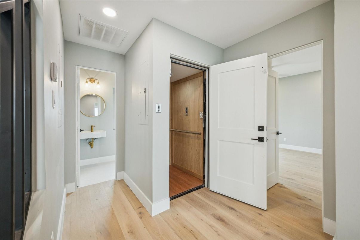 Interior, Recessed Lighting, Wood Texture Flooring
