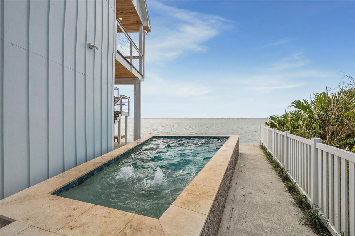 Exterior, Pool, Water