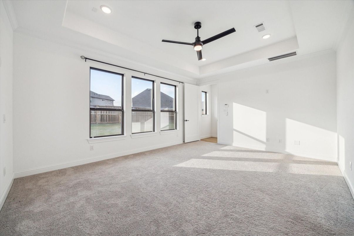 Empty room, Interior, Recessed Lighting