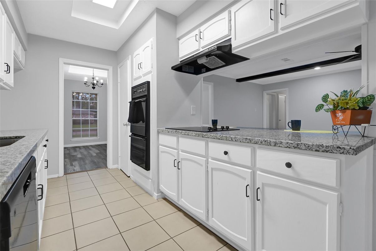 Chandelier, Interior, Kitchen