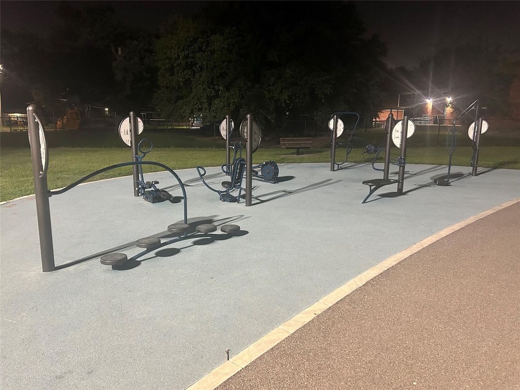 Backyard, Exterior, Fitness Equipment