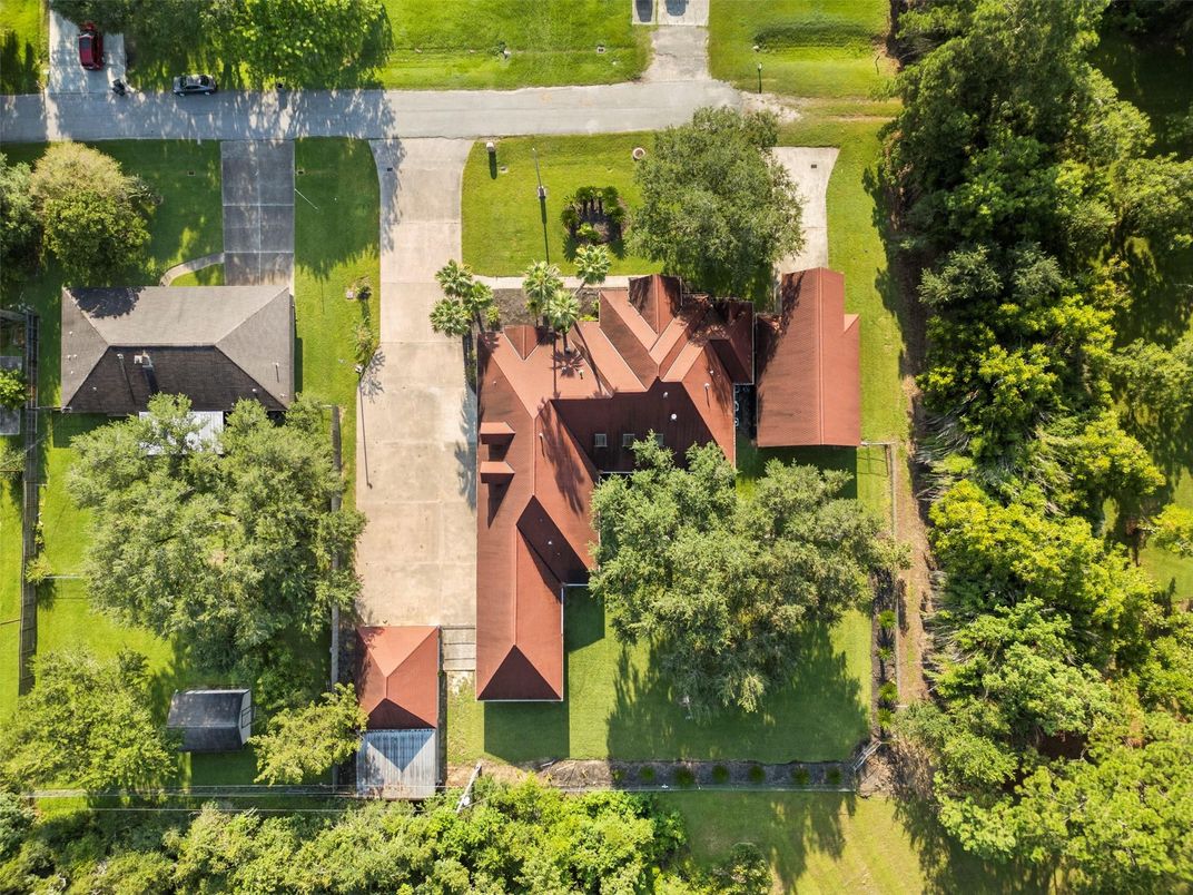 Exterior, Drone