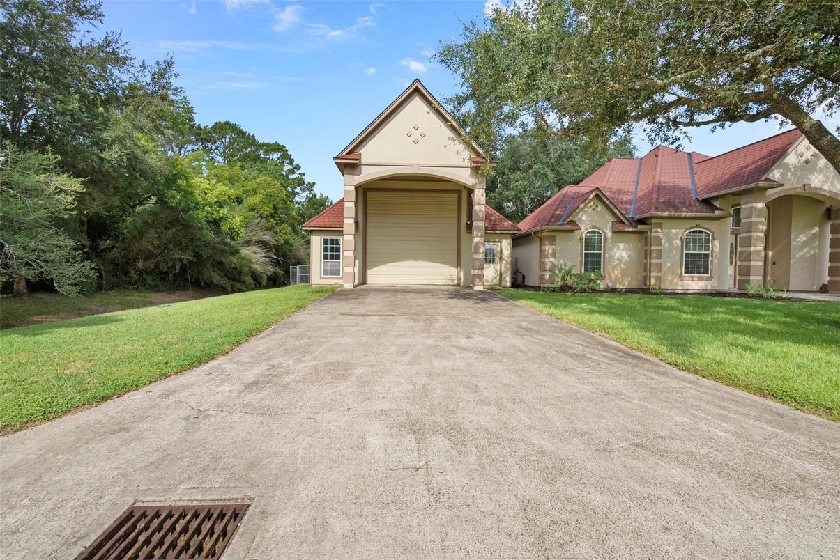 Attached, Backyard, Exterior, Facade, French Provincial