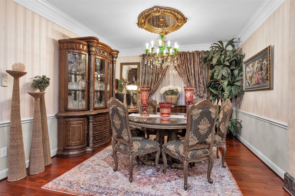 Chandelier, Dining room, Interior, Wood Texture Flooring
