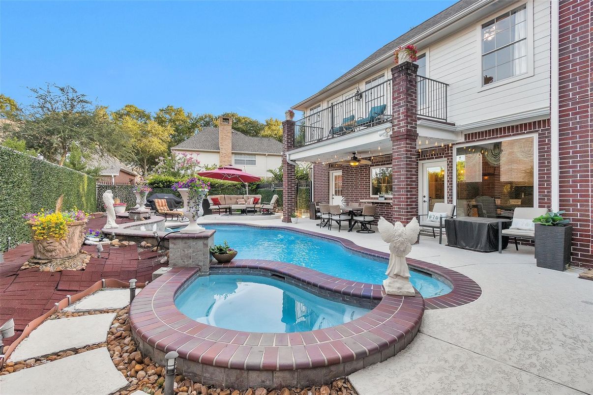 Exterior, Pool