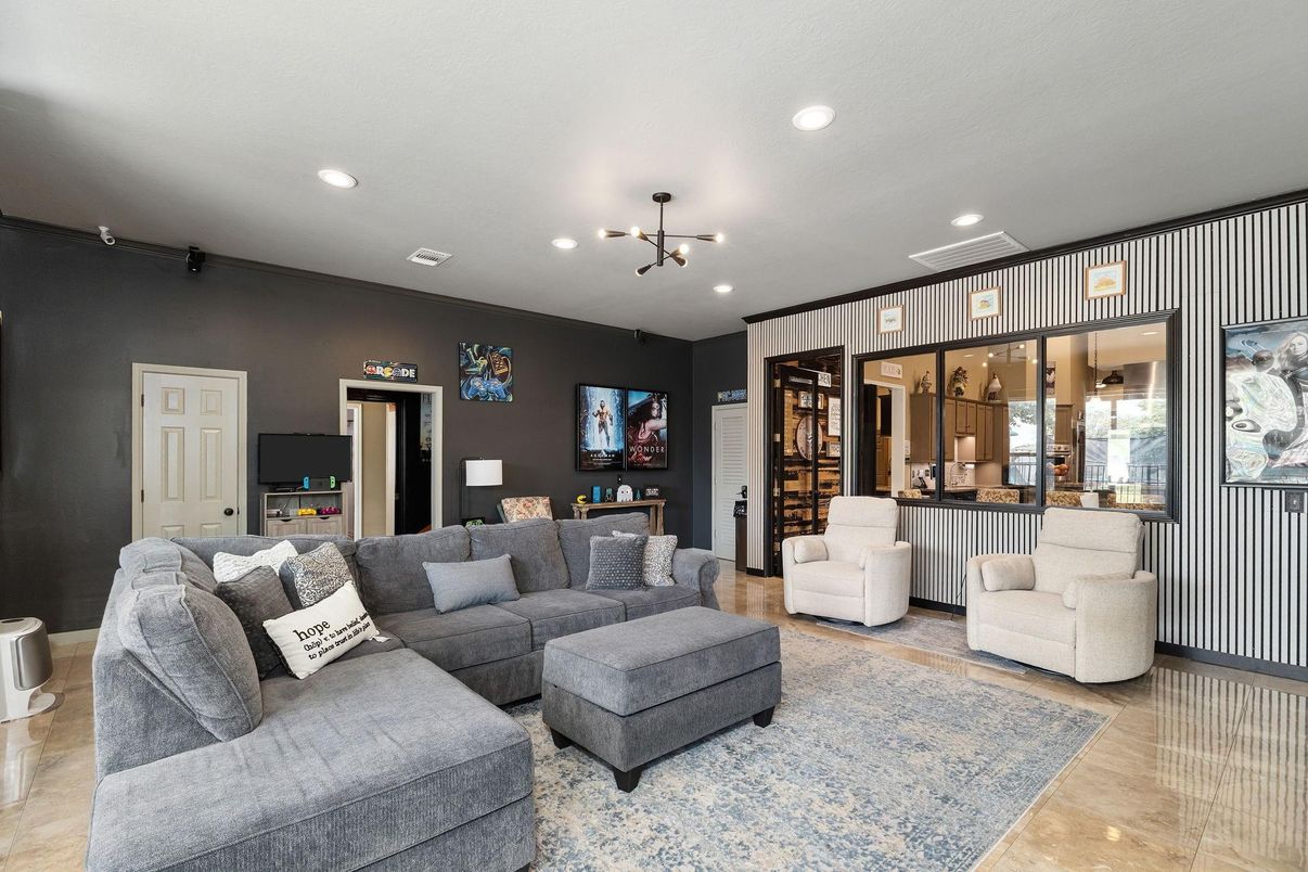 Interior, Living room, Pendant Lights, Recessed Lighting