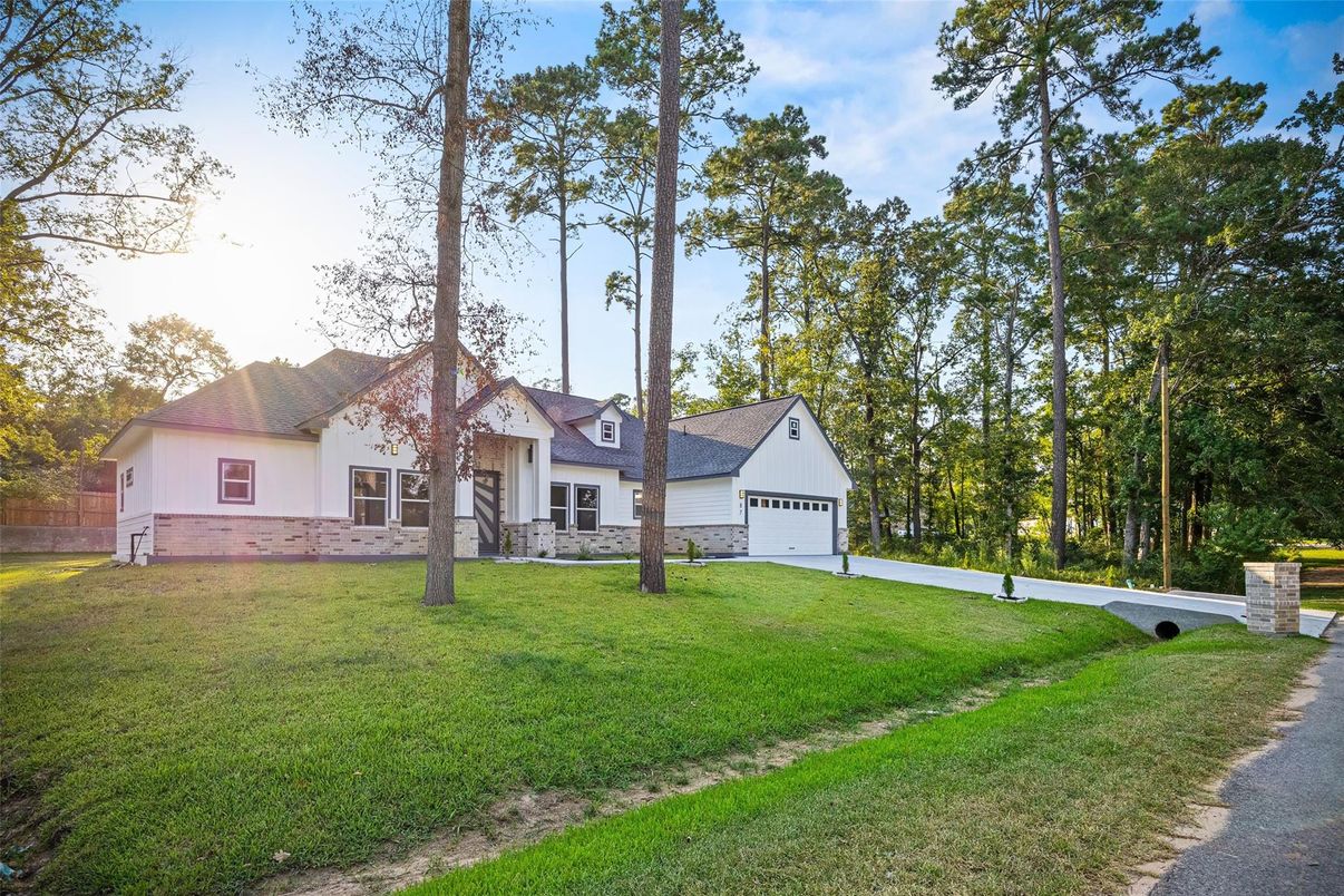 Attached, Backyard, Exterior, Facade, Cape Cod