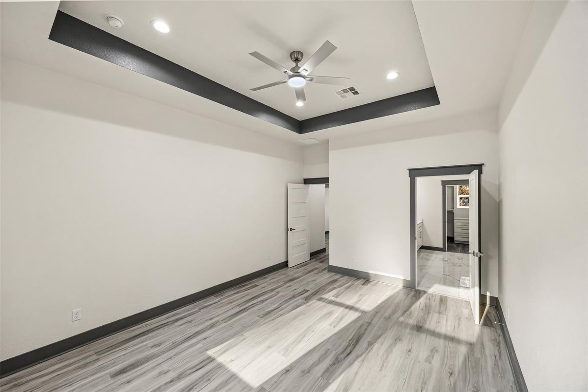 Empty room, Interior, Recessed Lighting, Wood Texture Flooring
