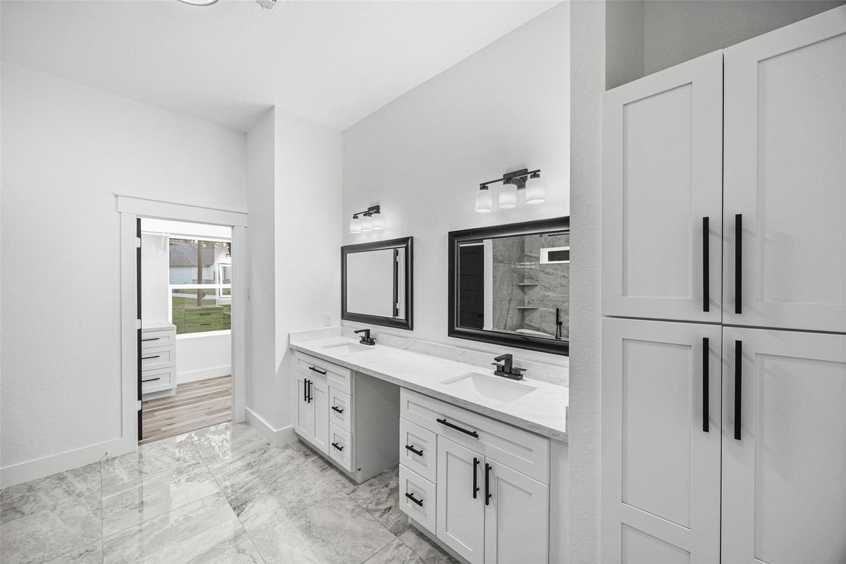 Bathroom, Dual Sink Vanities, Interior