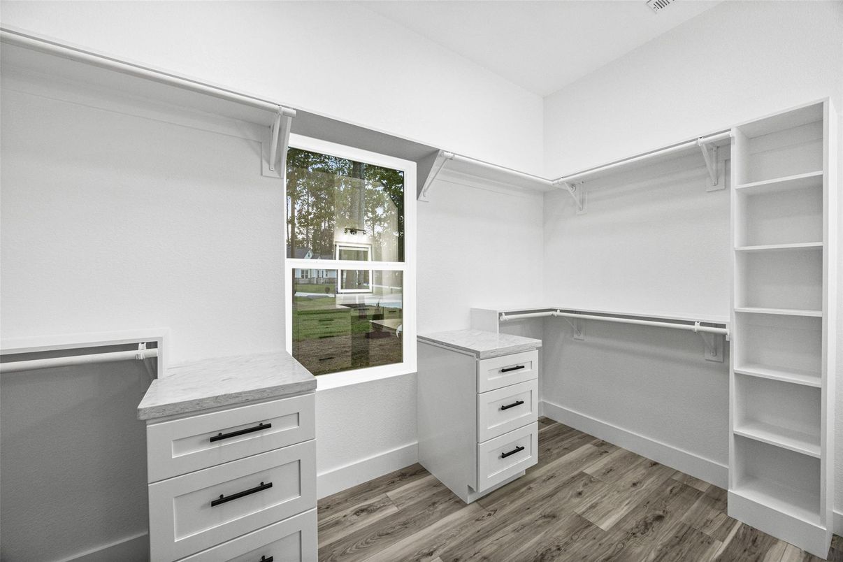 Interior, Walk-in Closets, Wood Texture Flooring