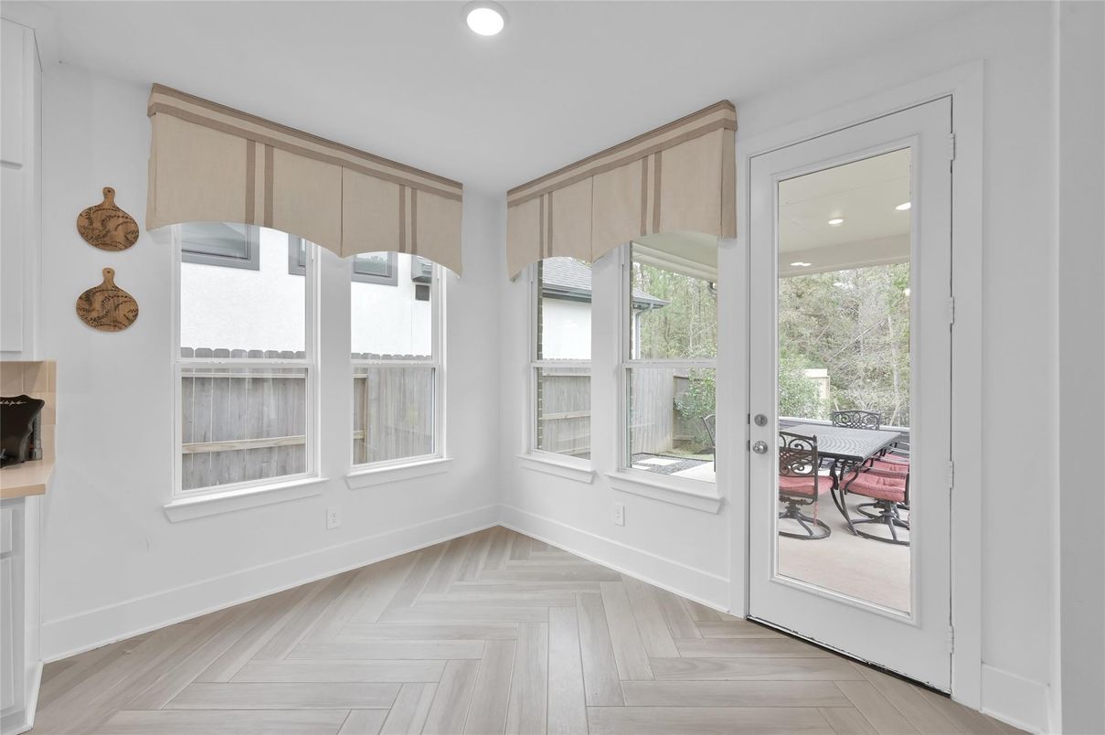 Interior, Recessed Lighting, Wood Texture Flooring
