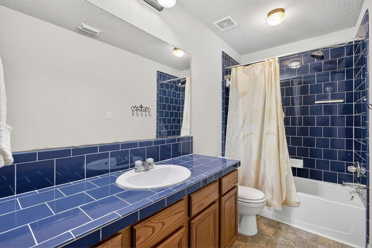 Bathroom, Interior, Tile Countertops