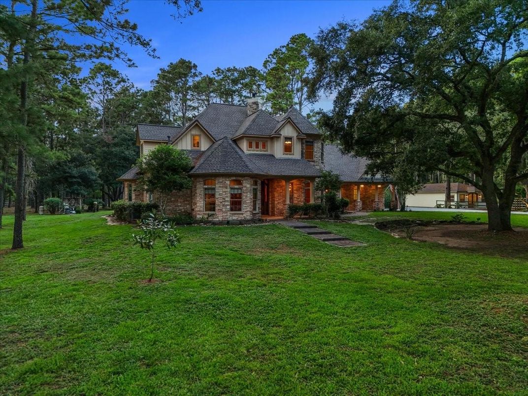 Attached, Backyard, Exterior, Facade, Brick Facade, Queen Anne Victorian
