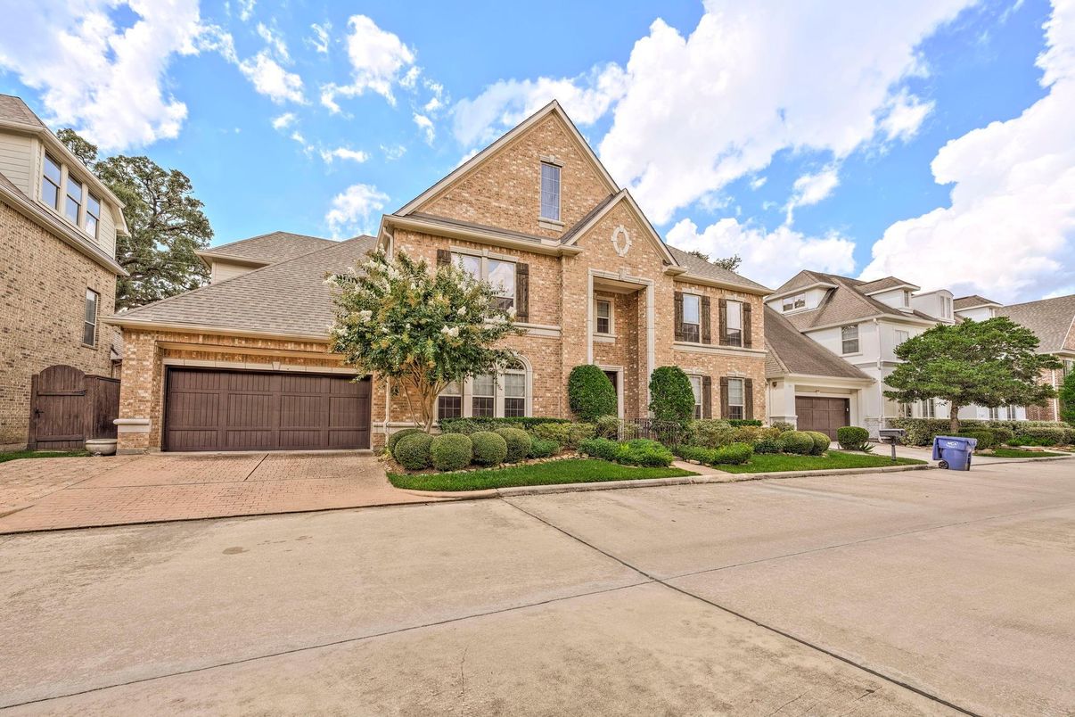 Attached, Exterior, Facade, Brick Facade, French Provincial