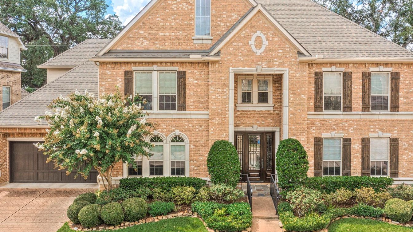 Attached, Exterior, Facade, Brick Facade, Brick Traditional