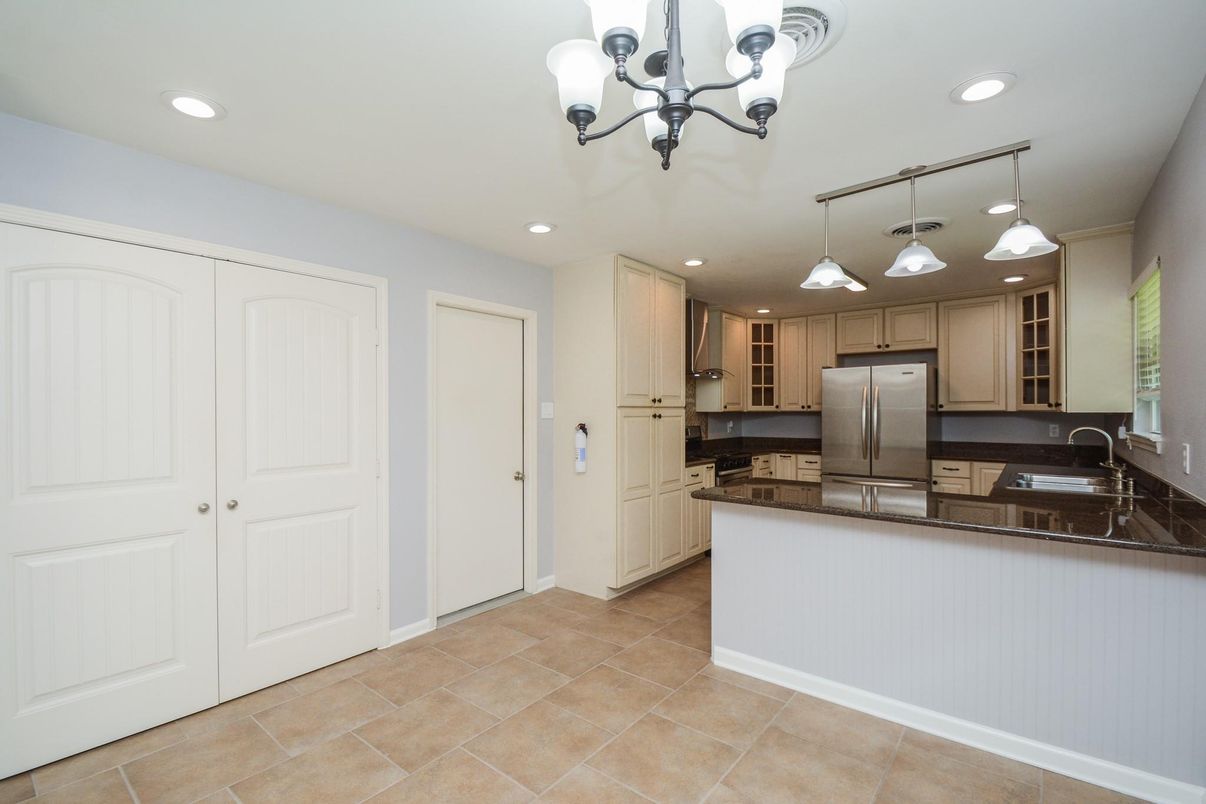 Chandelier, Interior, Kitchen, Pendant Lights, Recessed Lighting, Stainless Steel Appliances