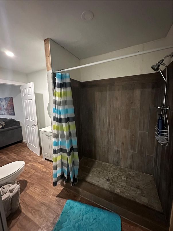 Bathroom, Interior, Recessed Lighting, Wood Texture Flooring