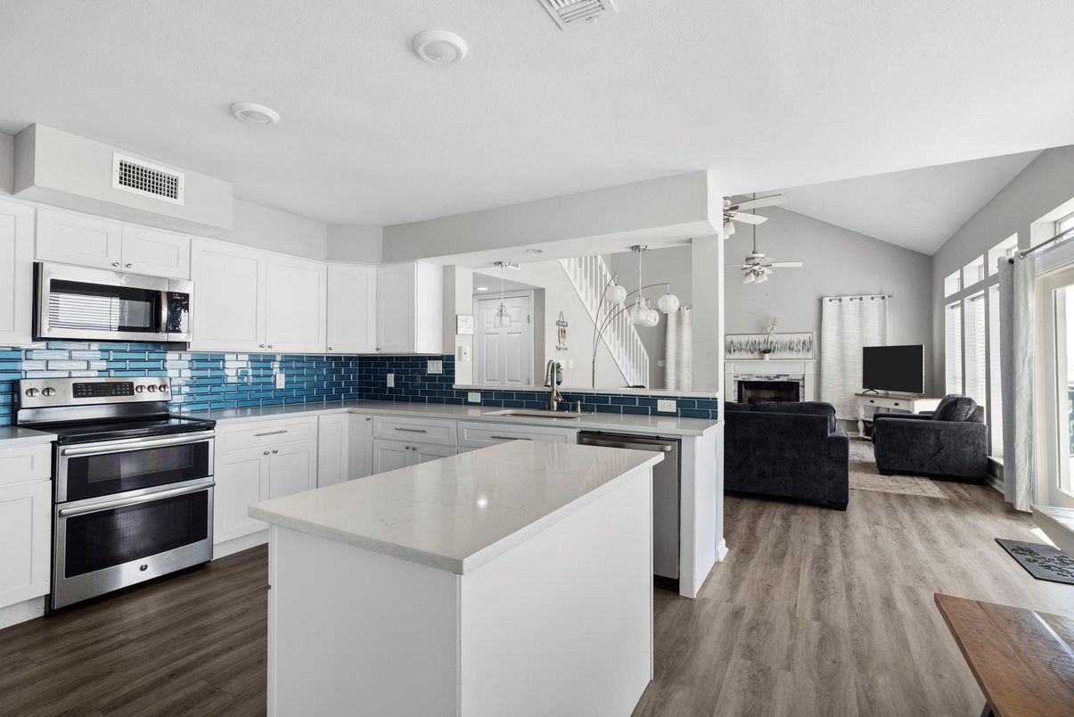 Interior, Kitchen, Living room, Pendant Lights, Stainless Steel Appliances, Wood Texture Flooring