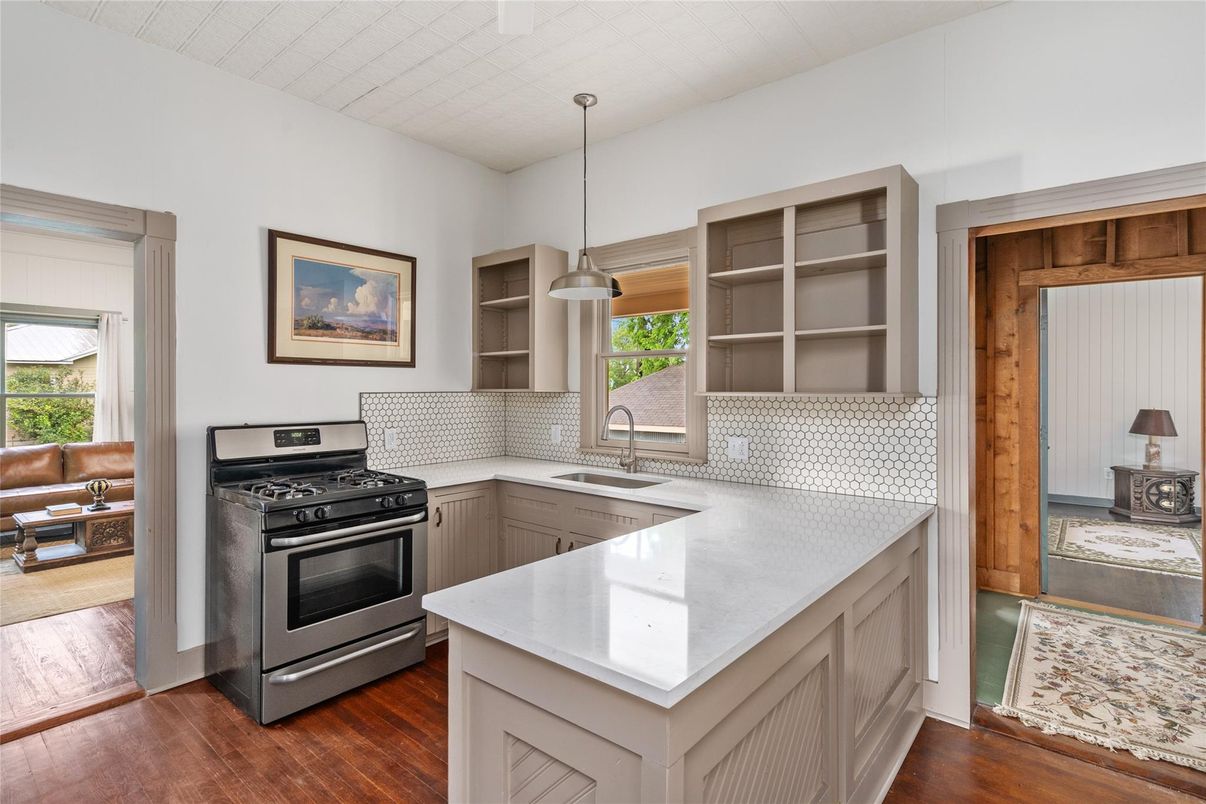 Interior, Kitchen, Pendant Lights, Wood Texture Flooring