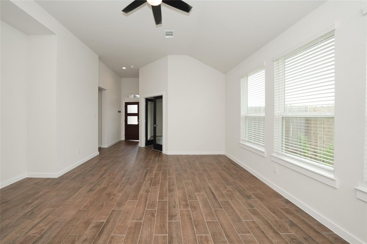 Empty room, Interior, Recessed Lighting, Wood Texture Flooring