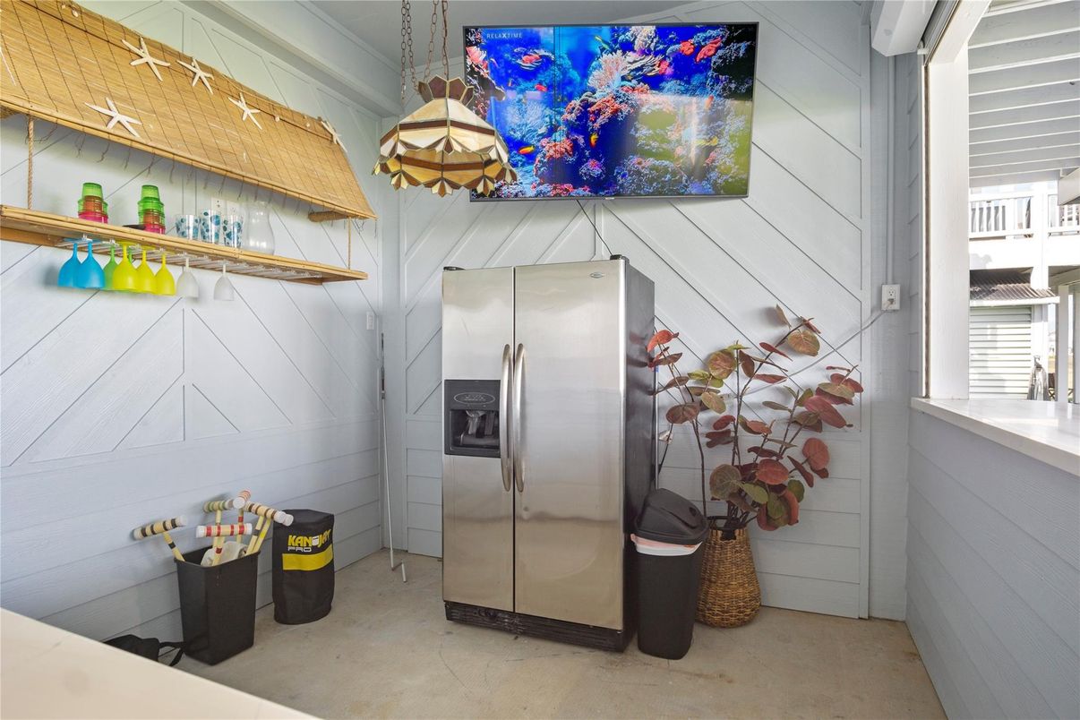 Interior, Pendant Lights, Stainless Steel Appliances