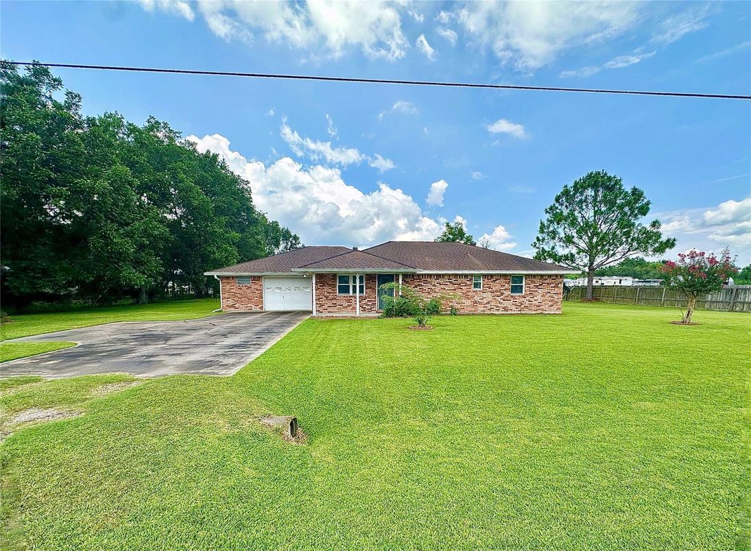 Attached, Backyard, Exterior, Facade, Brick Facade, Ranch