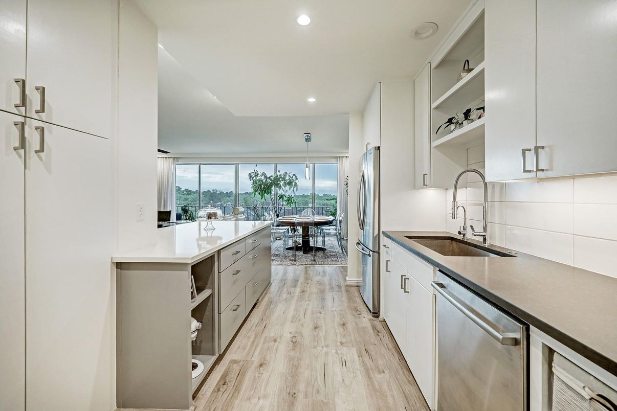 Dining room, Interior, Kitchen, Recessed Lighting, Wood Texture Flooring