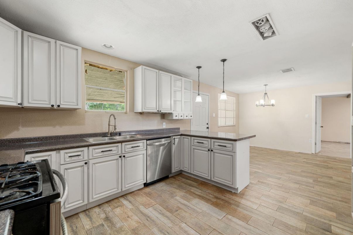 Interior, Kitchen, Pendant Lights, Wood Texture Flooring
